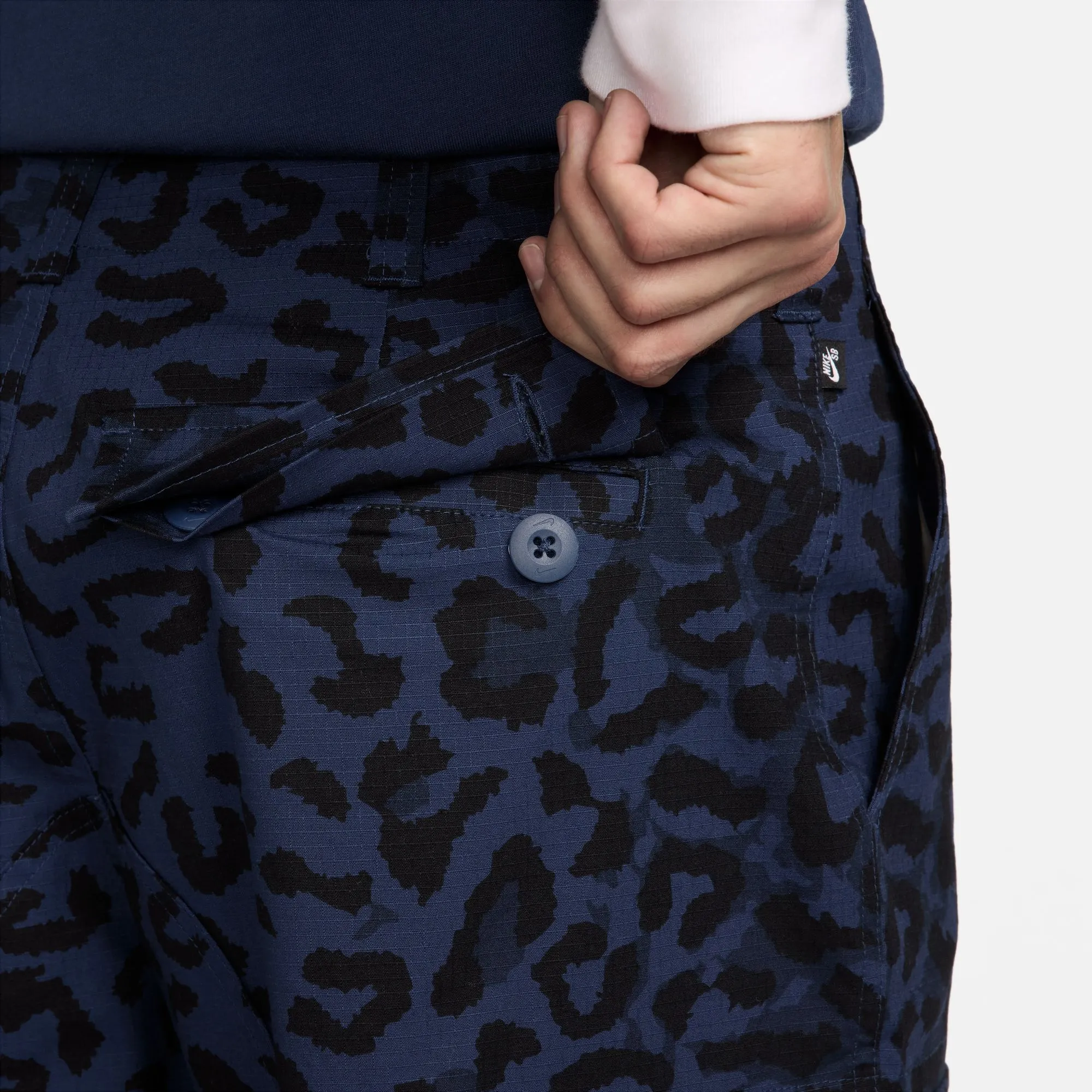 Nike SB Kearny Cargo Pant Midnight Navy AOP Animal Print