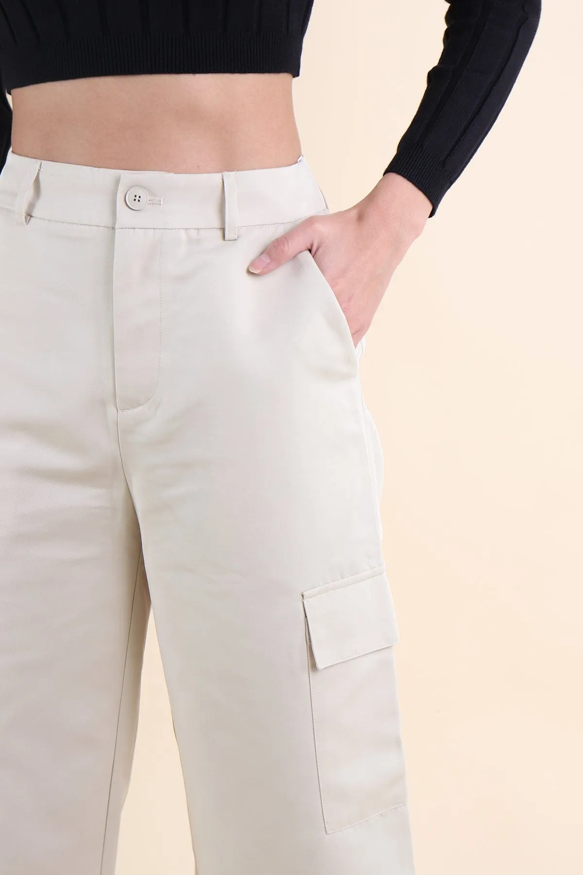 RAIDER CARGO PANTS IN ECRU